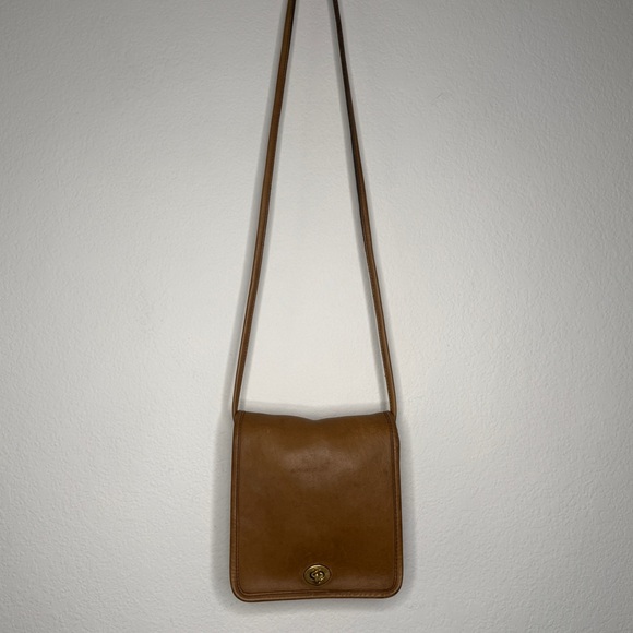 Coach Handbags - Coach Vintage Compact Leather Crossbody Bag Tan Brass Hardware